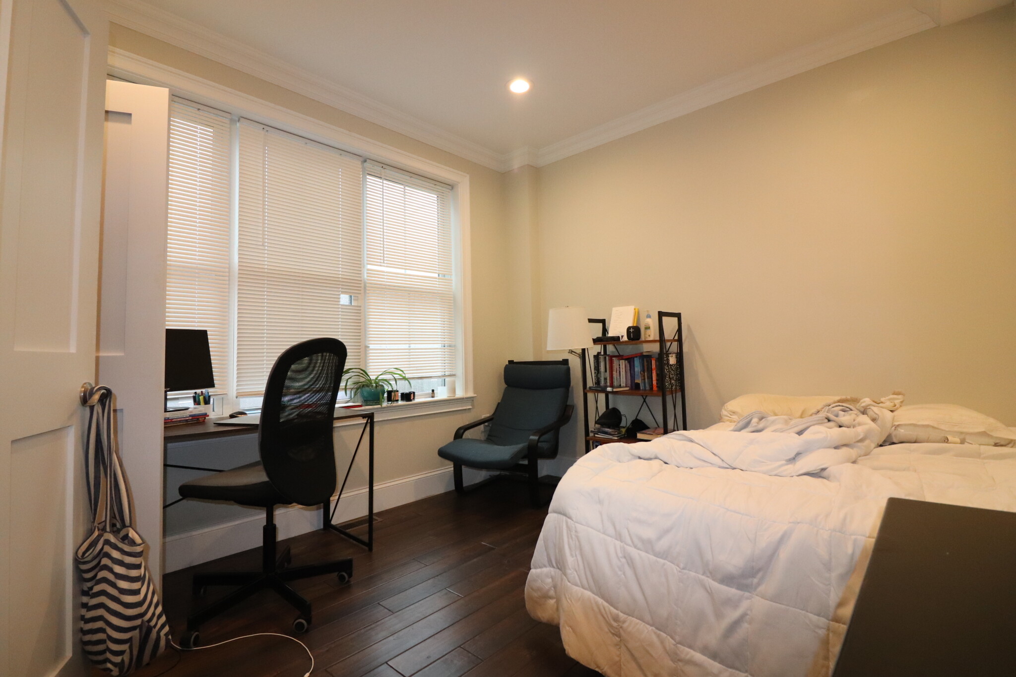 4 bed, 2 bath apartment for rent at 140 Minden St Unit 2A, Jamaica Plain — photo 15 of 21