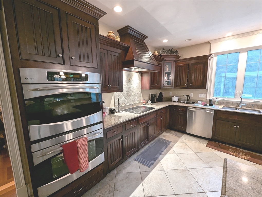 19 Plain St, Franklin