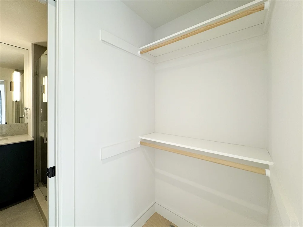 1 Nevins Hill Way, Brighton