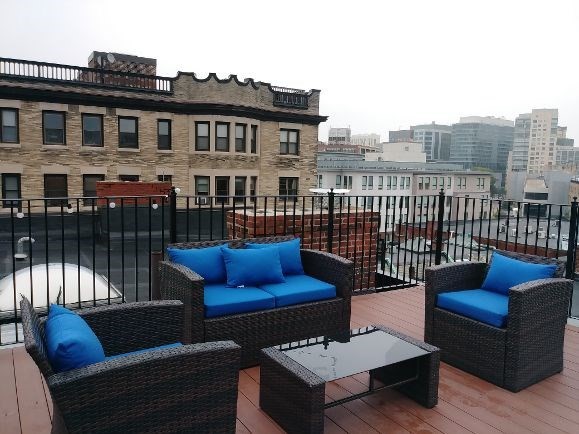 869 Beacon St, Fenway