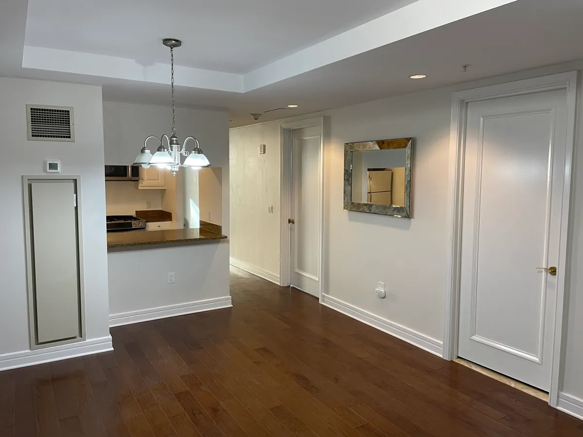 3 Avery St, Downtown