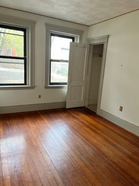 110 Central St, Powder House Square