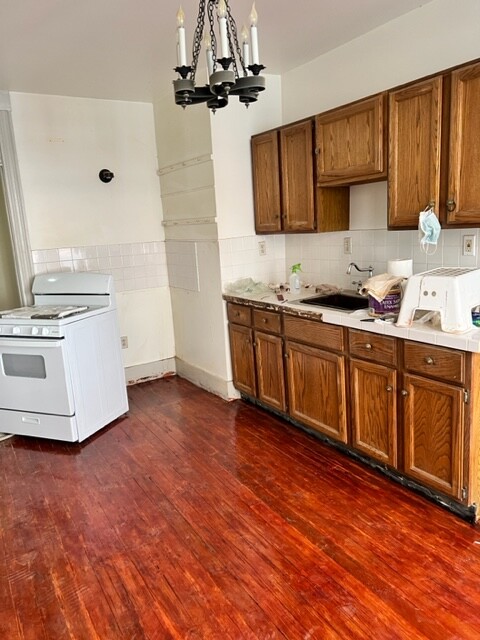 110 Central St, Powder House Square