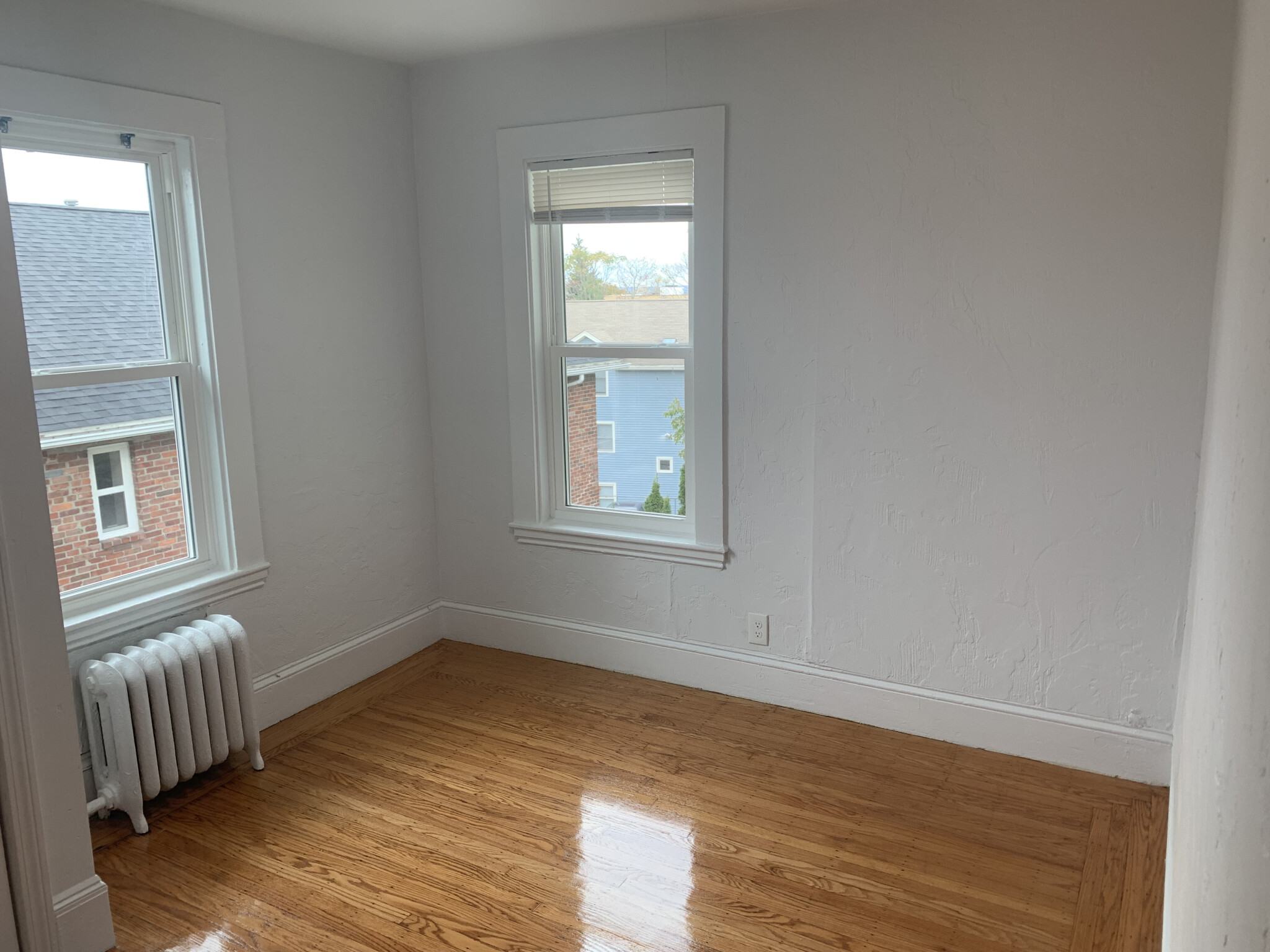 5 bed, 2 bath apartment for rent at 303 Summit Ave Unit 4, Brighton — photo 8 of 22