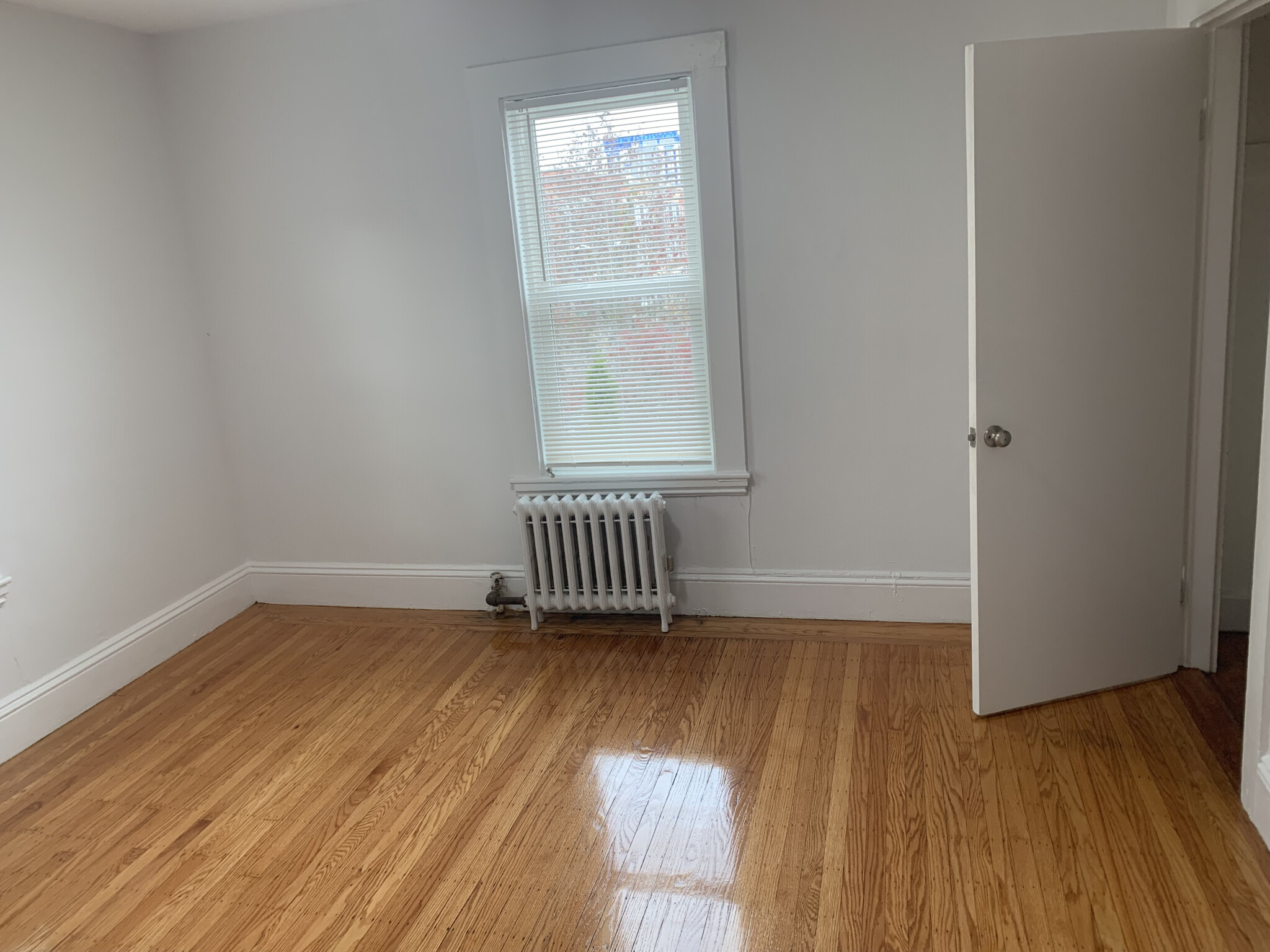 5 bed, 2 bath apartment for rent at 303 Summit Ave Unit 4, Brighton — photo 1 of 22