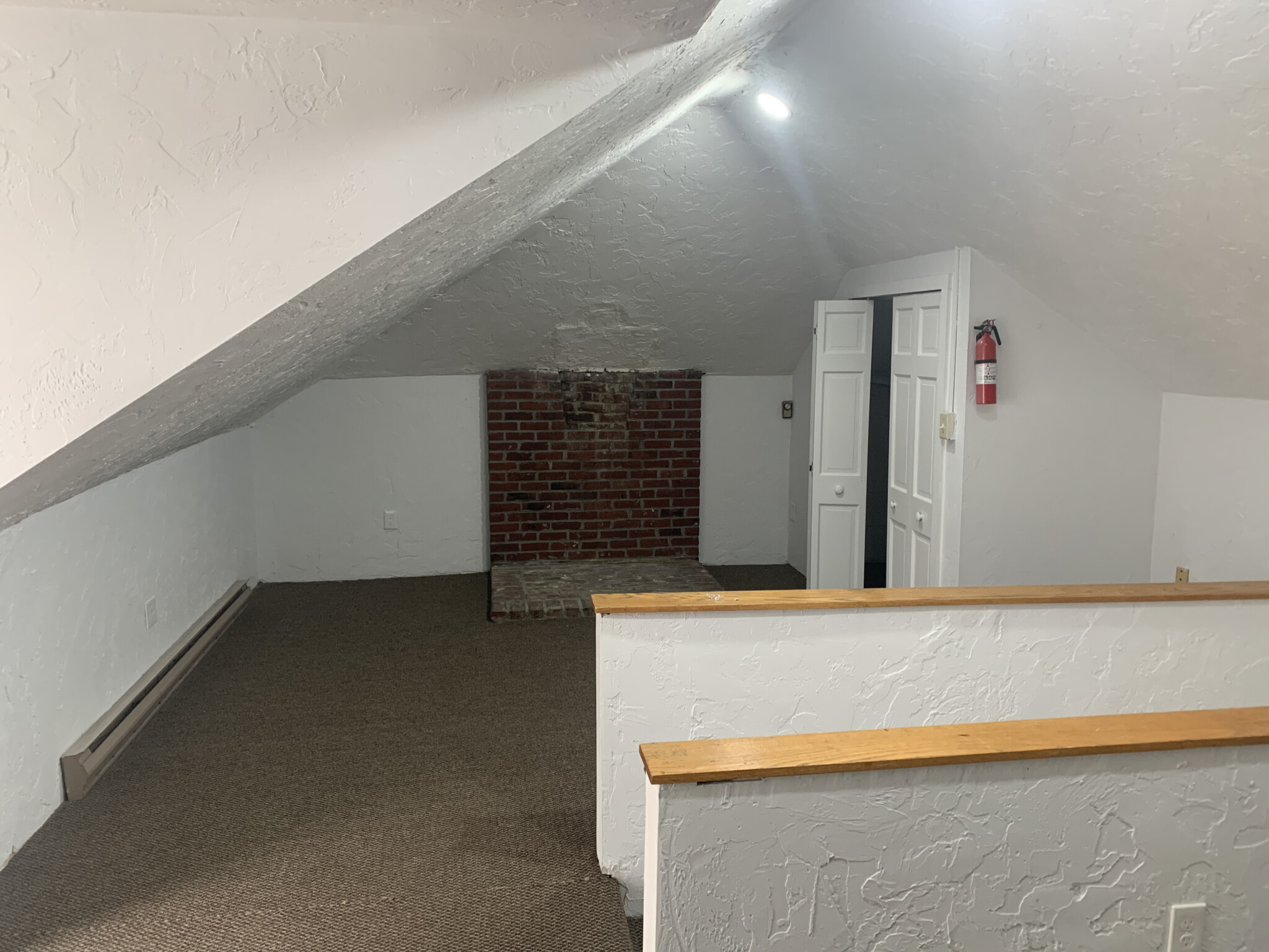 5 bed, 2 bath apartment for rent at 303 Summit Ave Unit 4, Brighton — photo 15 of 22
