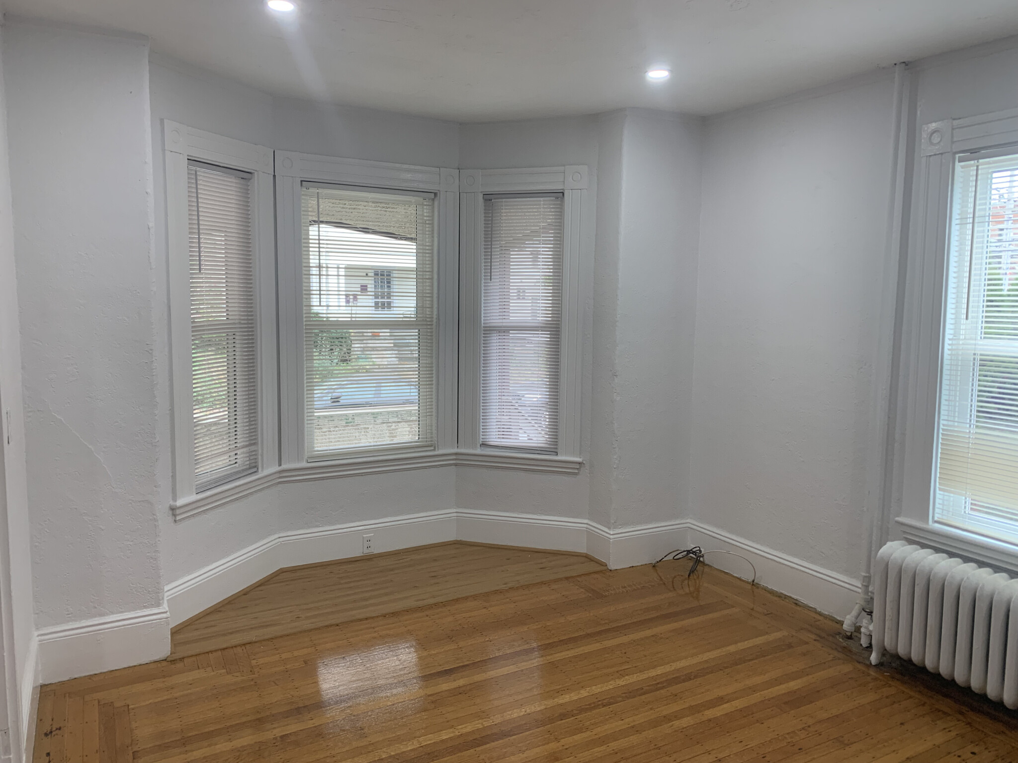 5 bed, 2 bath apartment for rent at 303 Summit Ave Unit 4, Brighton — photo 10 of 22
