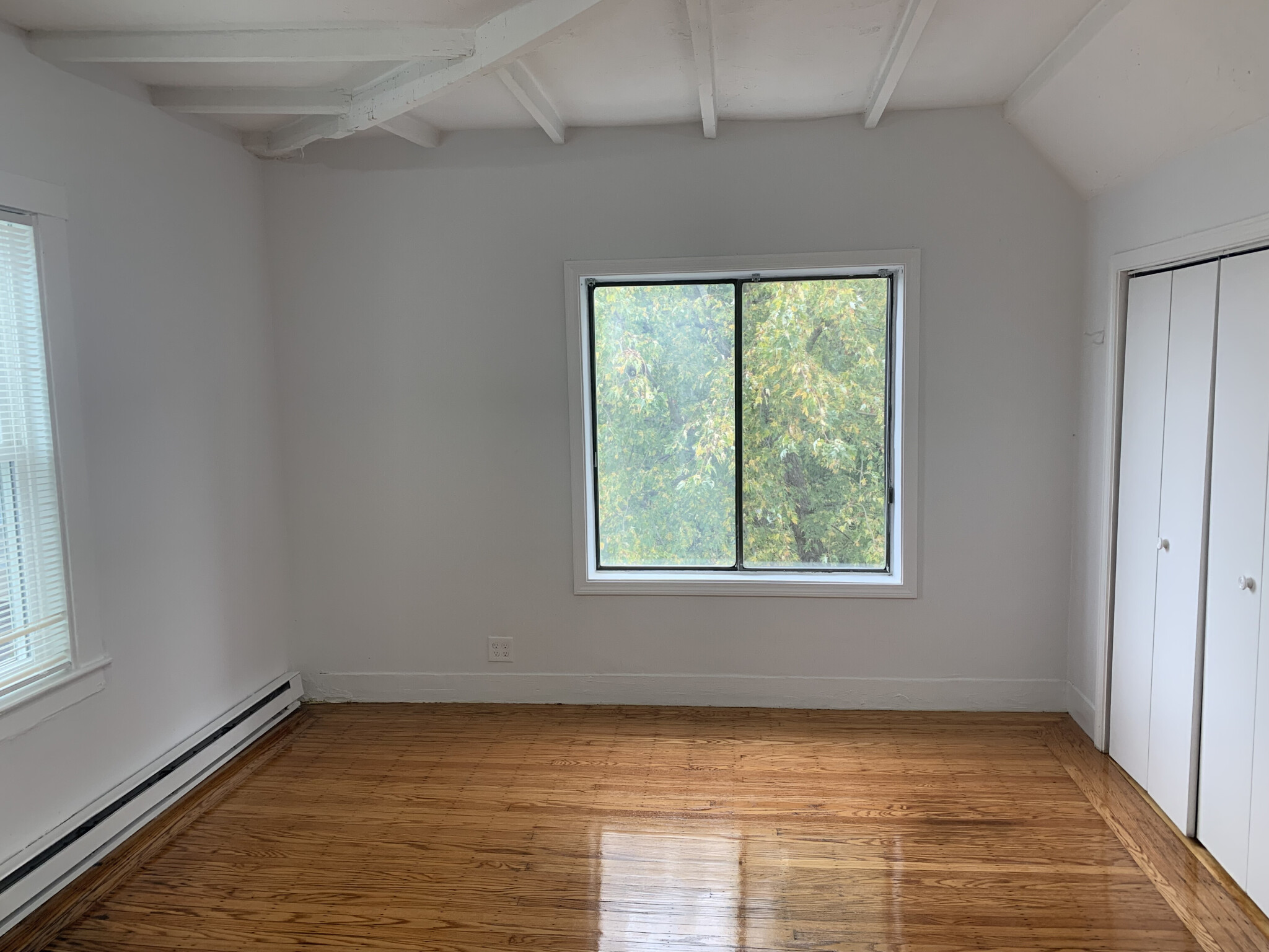 5 bed, 2 bath apartment for rent at 303 Summit Ave Unit 4, Brighton — photo 14 of 22