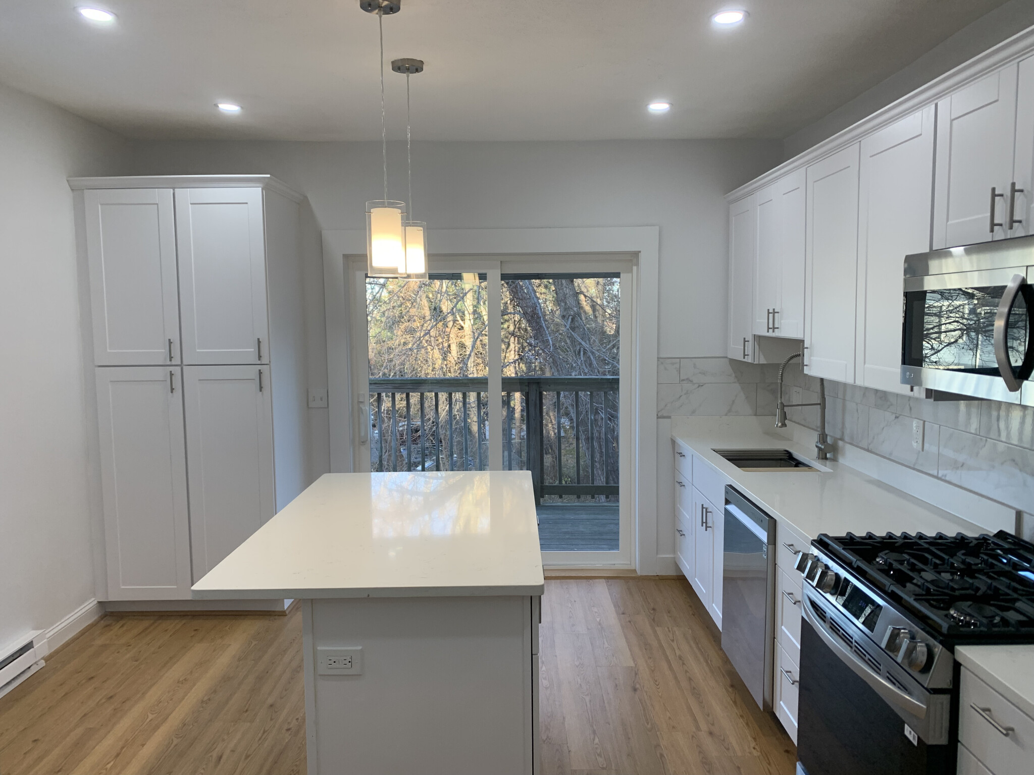 5 bed, 2 bath apartment for rent at 303 Summit Ave Unit 4, Brighton — photo 7 of 22