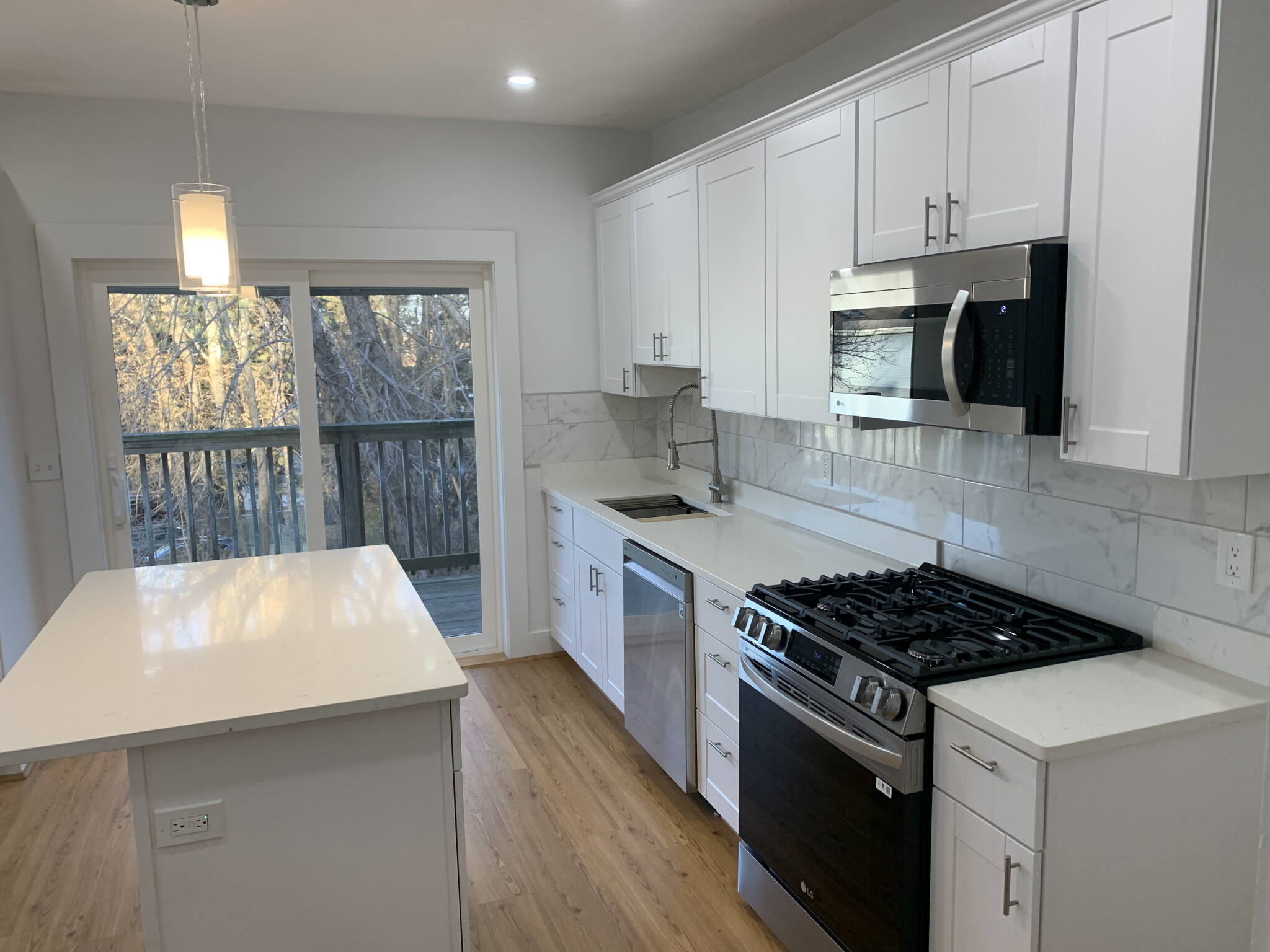 5 bed, 2 bath apartment for rent at 303 Summit Ave Unit 4, Brighton — photo 17 of 22