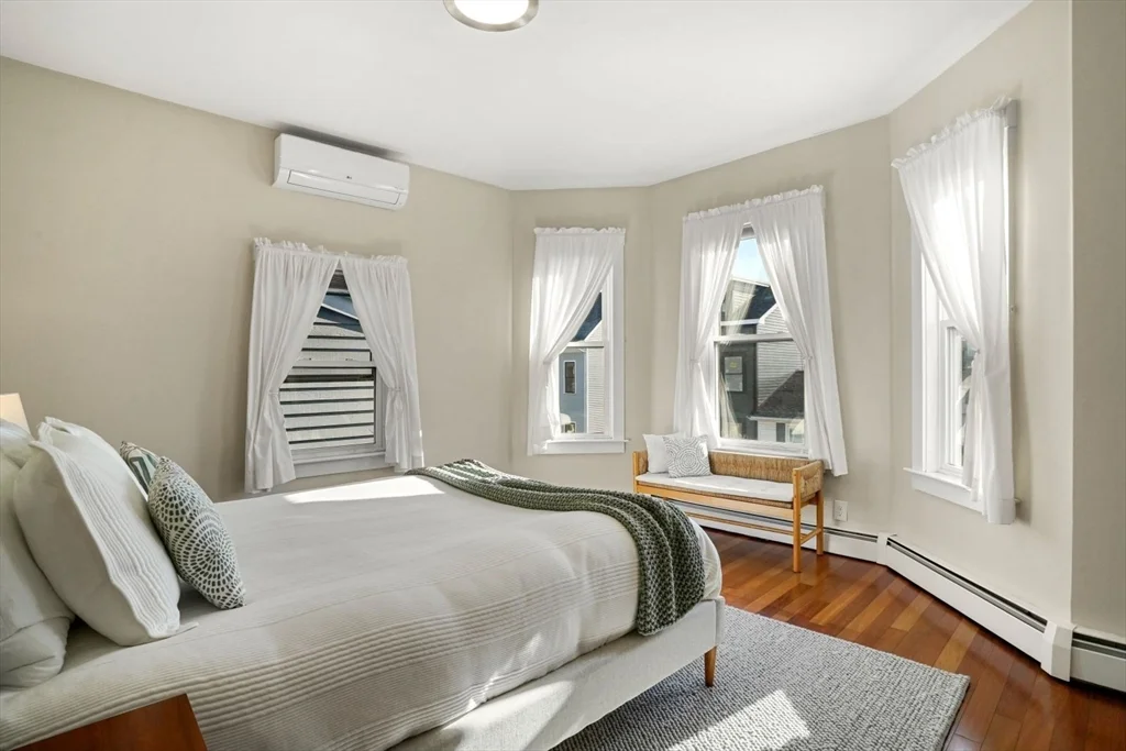 596 E 2nd St, South Boston