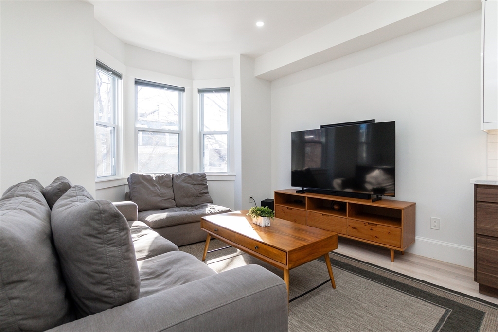 28 Telegraph St, South Boston