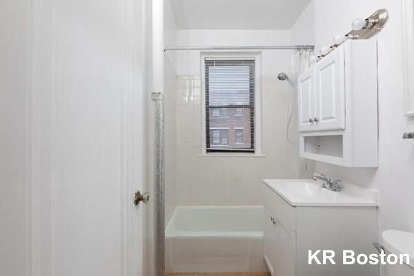 2 bed, 1 bath apartment for rent at 141 Englewood Ave Unit 31, Brighton — photo 1 of 5