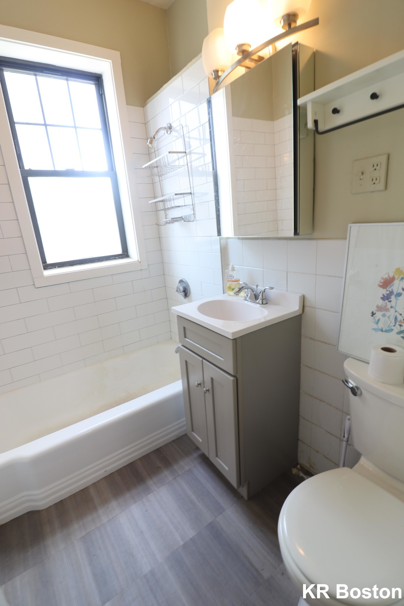 2 bed, 1 bath apartment for rent at 1412 Commonwealth Ave Unit 17, Brighton — photo 3 of 3