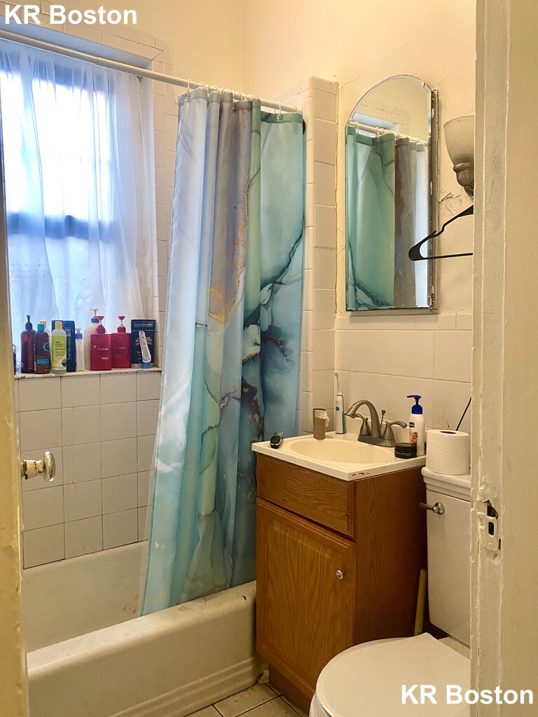 1 bed, 1 bath apartment for rent at 1412 Commonwealth Ave Unit 5, Brighton — photo 3 of 3