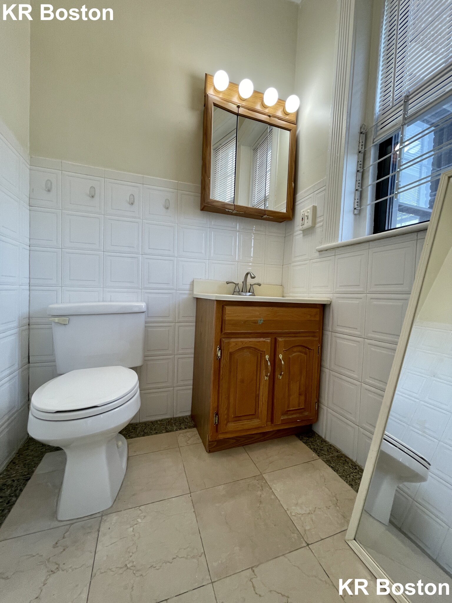 3 bed, 1 bath apartment for rent at 1415 Commonwealth Ave Unit 16, Brighton — photo 3 of 5