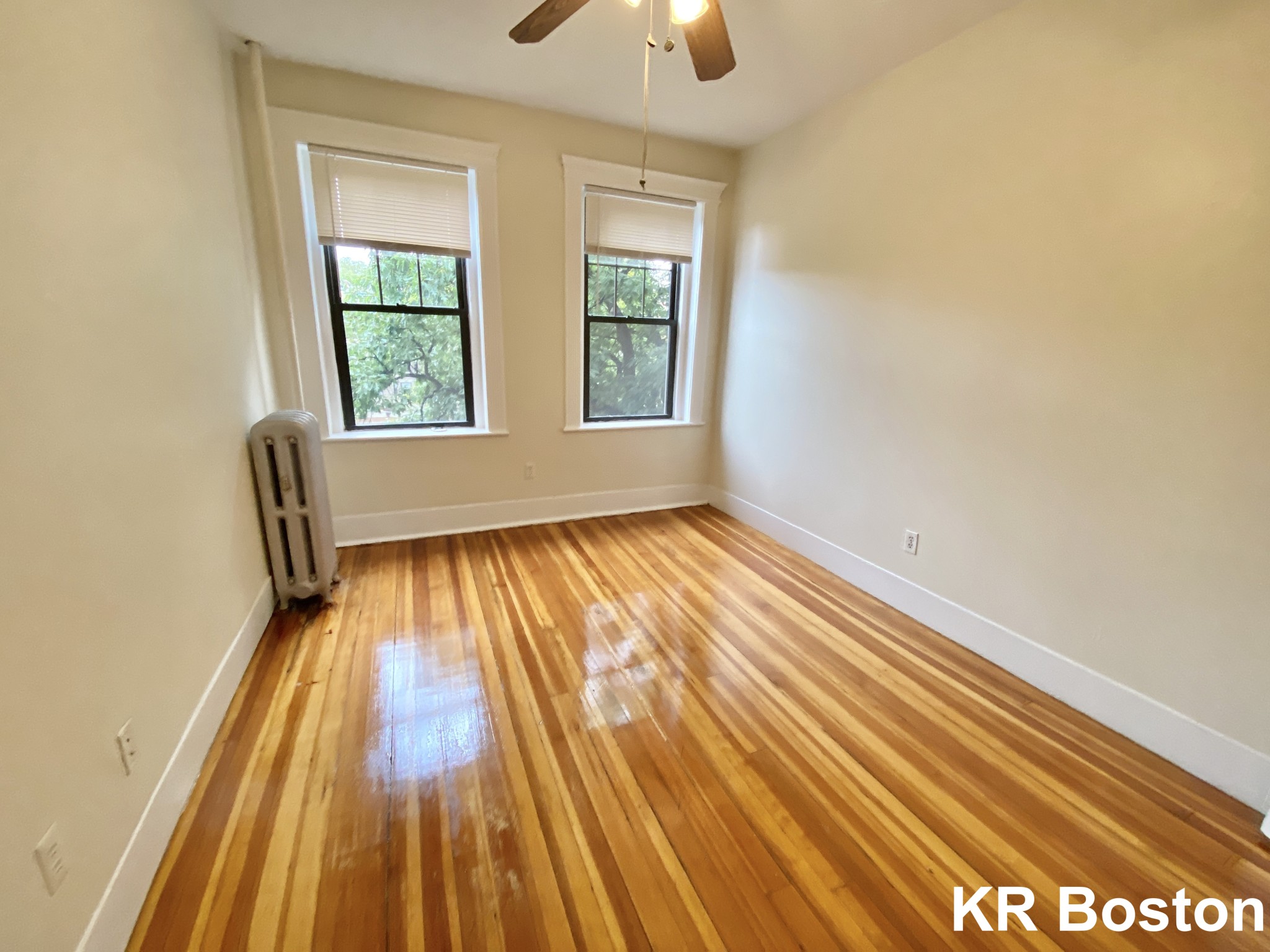 3 bed, 1 bath apartment for rent at 1412 Commonwealth Ave Unit 11, Brighton — photo 3 of 9