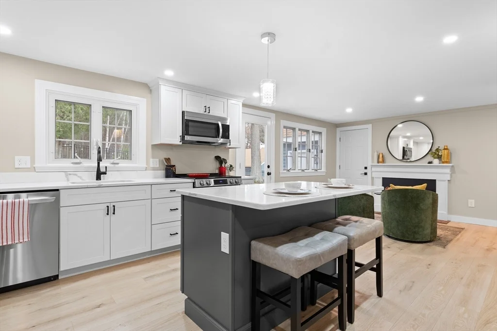 123 Pond St, Georgetown