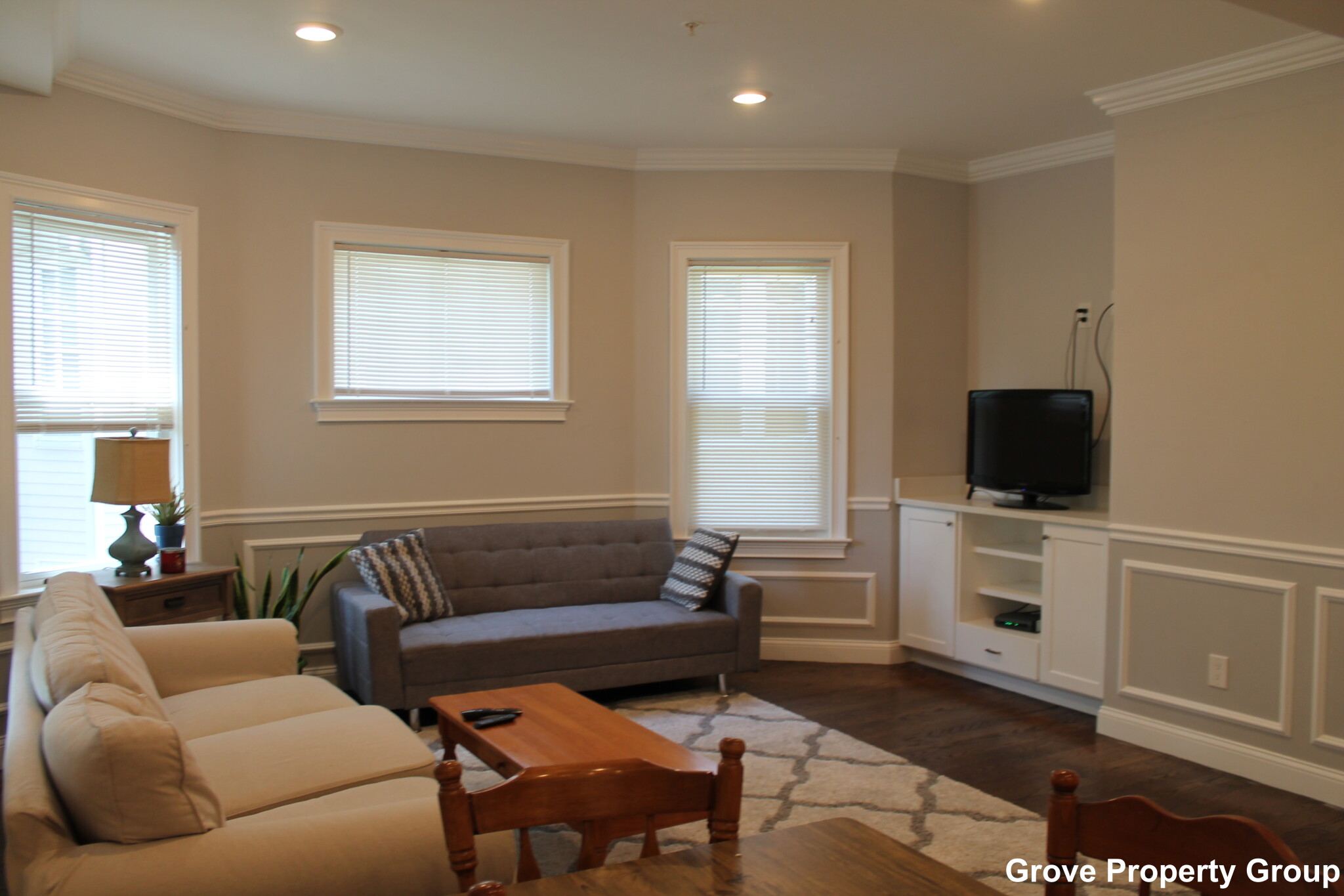 34 Circuit Dr, Roxbury