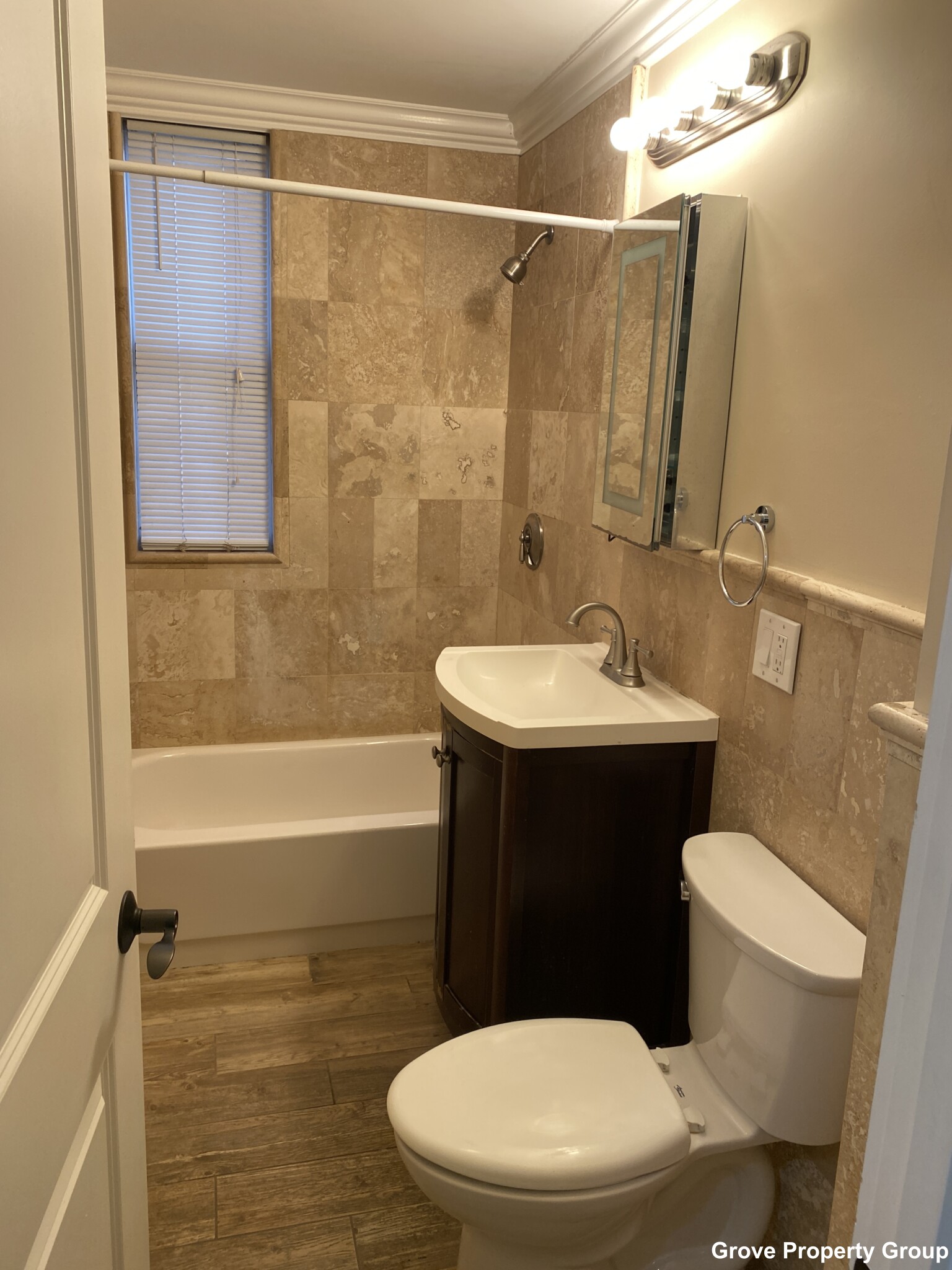 8 Buckley Ave, Jamaica Plain