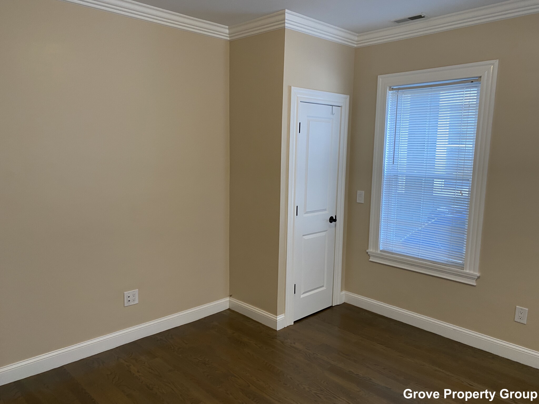 8 Buckley Ave, Jamaica Plain