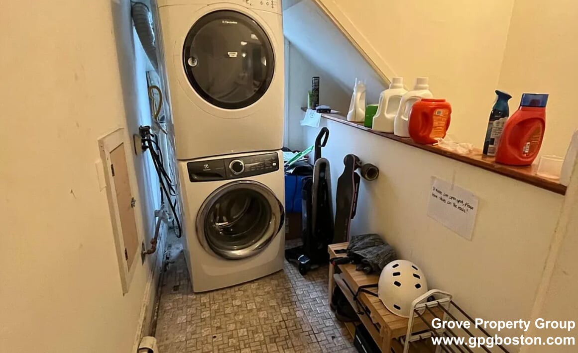 64 Fisher Ave, Mission Hill