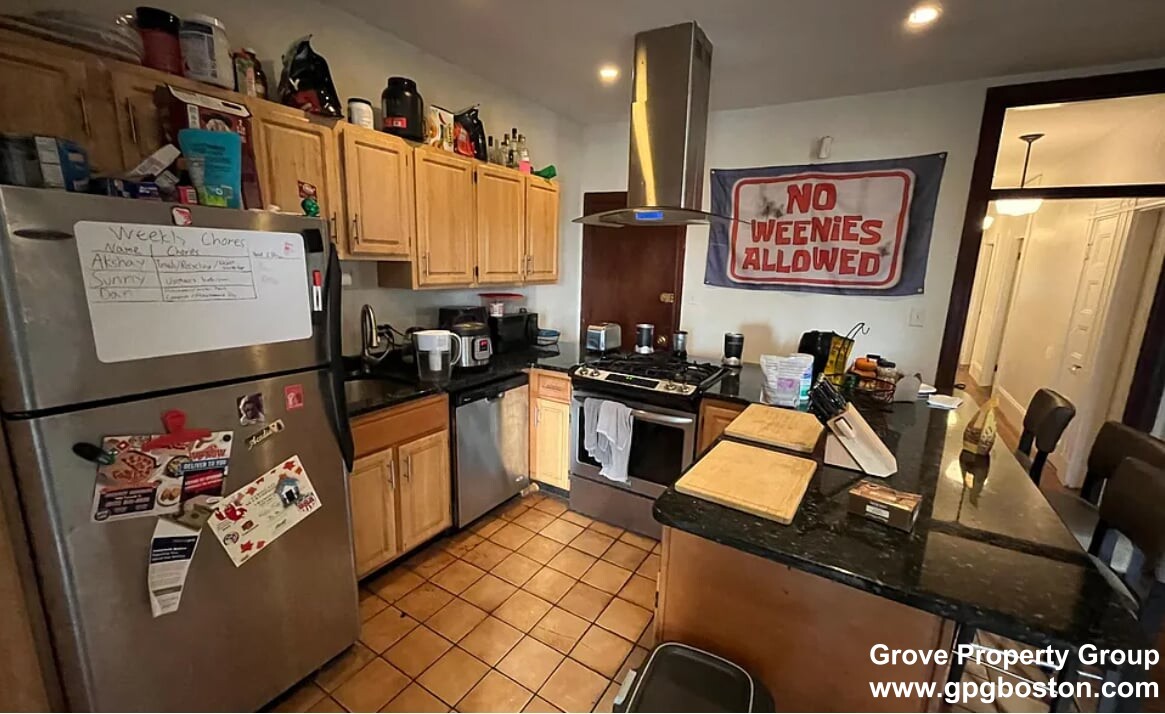 64 Fisher Ave, Mission Hill