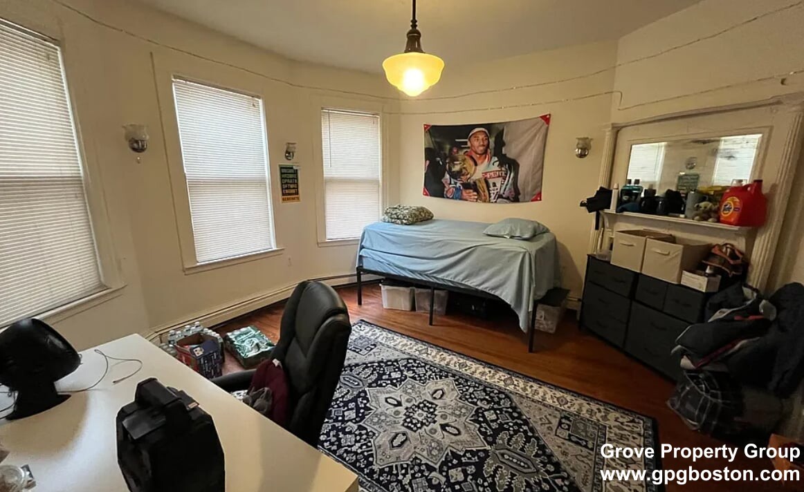 64 Fisher Ave, Mission Hill