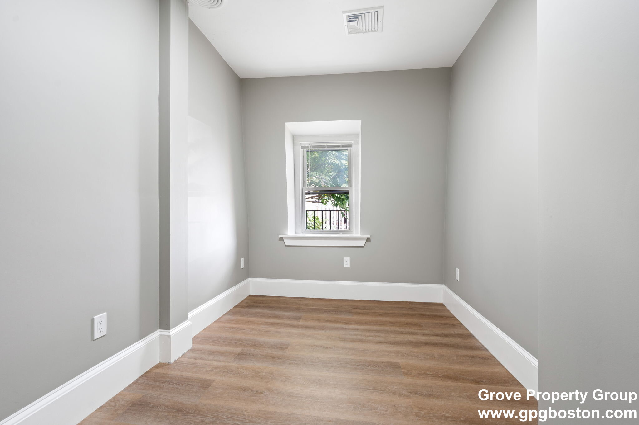 2 Viking St, South Boston