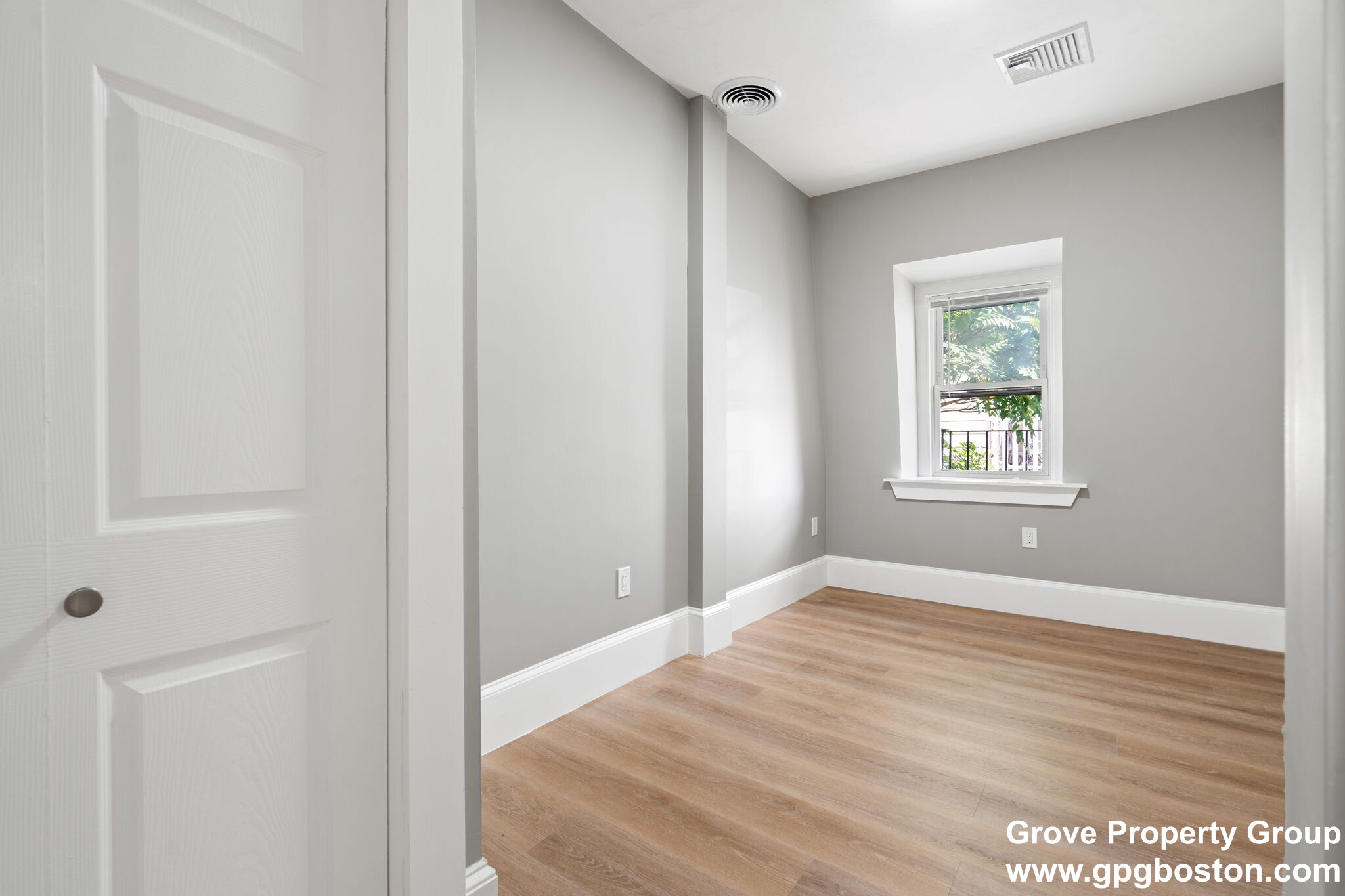 2 Viking St, South Boston