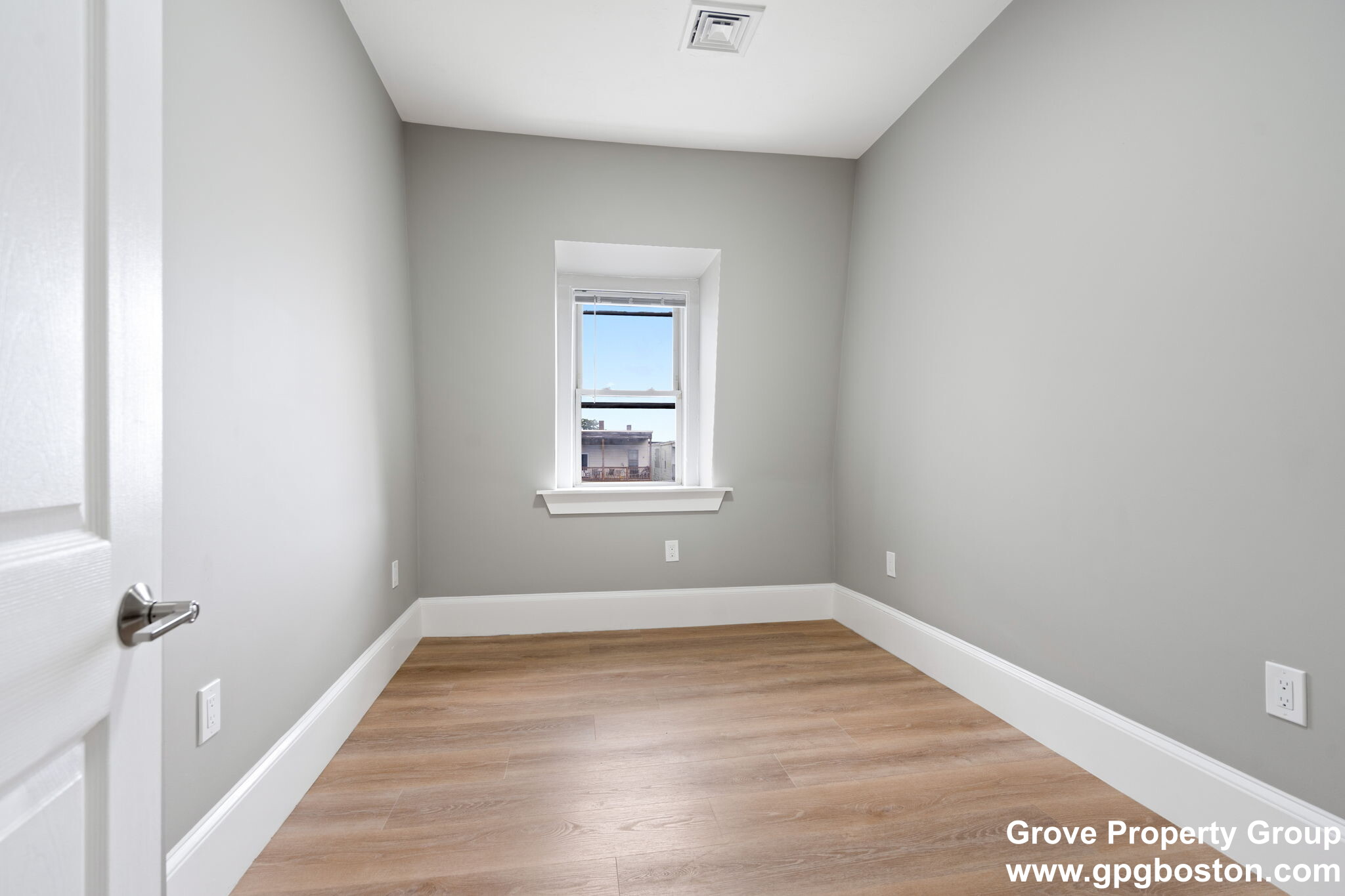 2 Viking St, South Boston