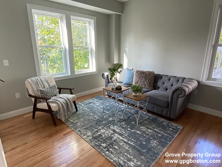 828 East 2nd St, South Boston