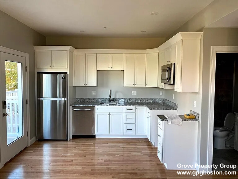 828 East 2nd St, South Boston