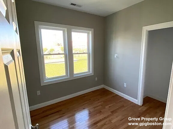 828 East 2nd St, South Boston