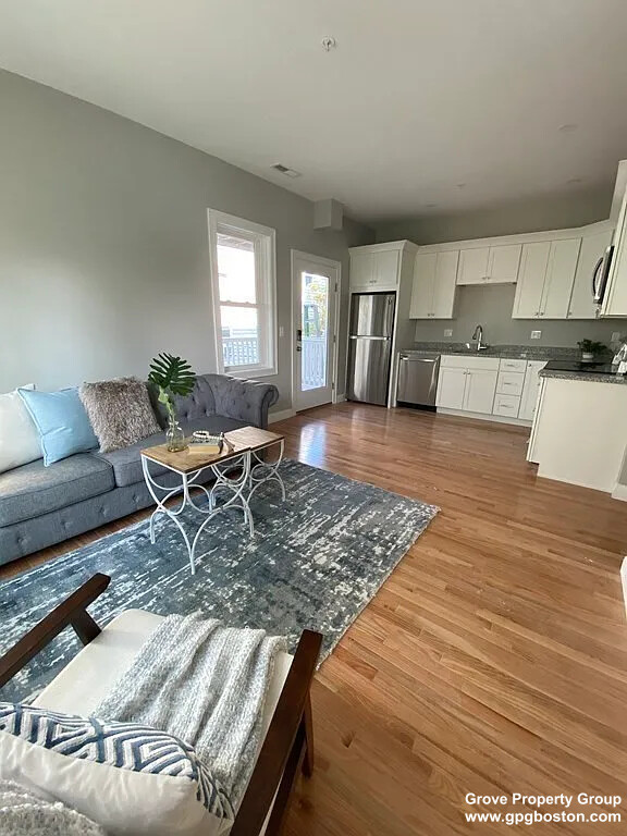 828 East 2nd St, South Boston