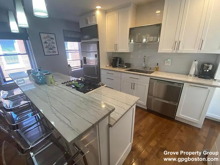 2 Holden Ct, North End