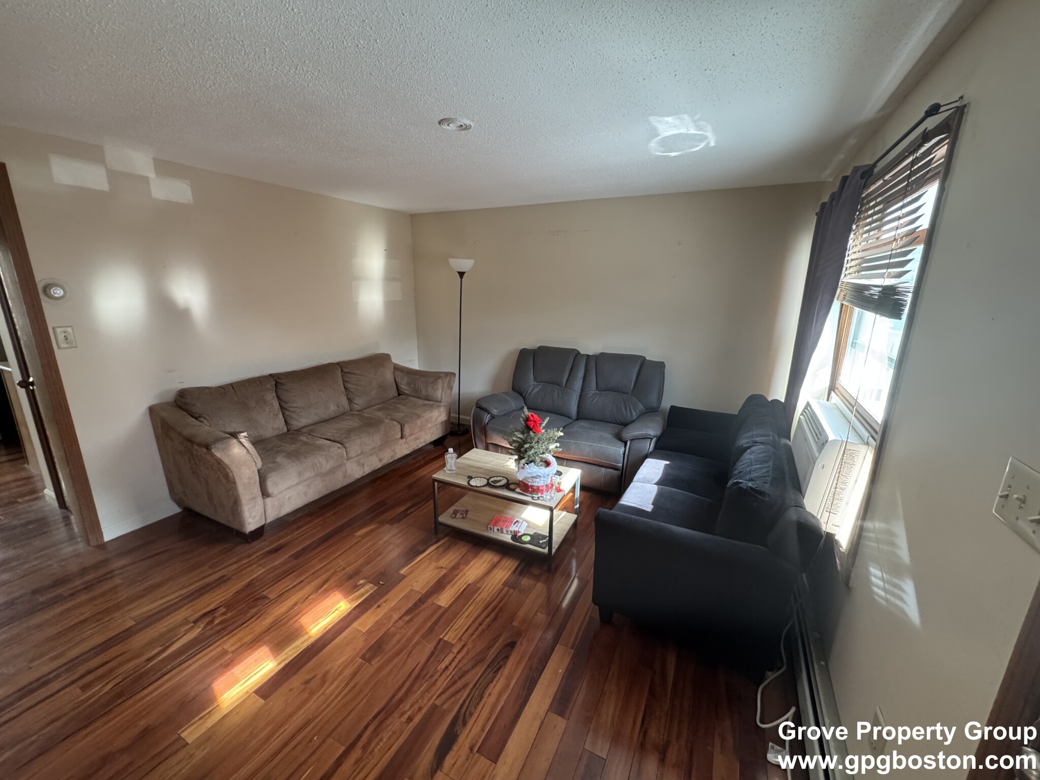 106 West 8th St, South Boston