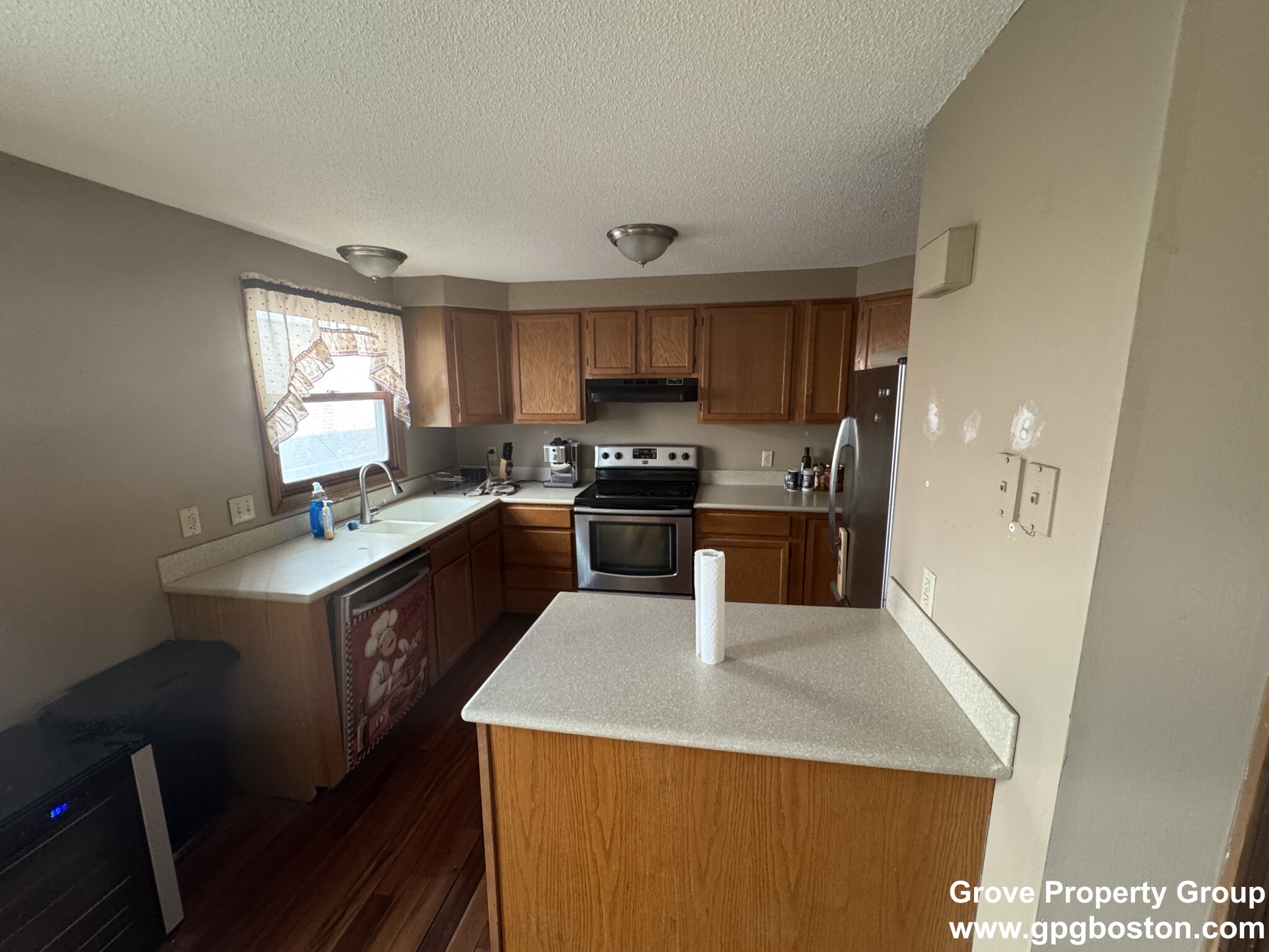 106 West 8th St, South Boston