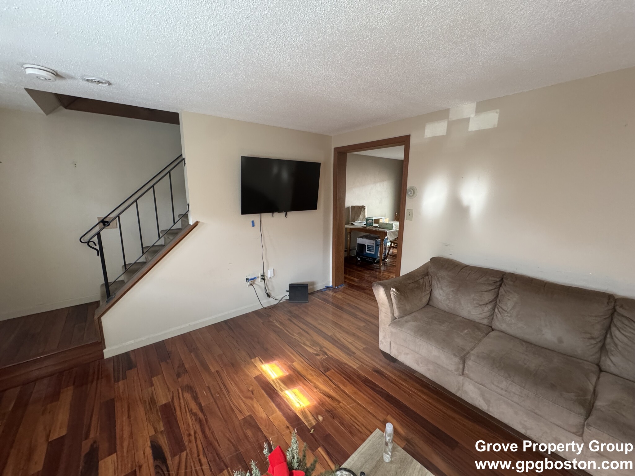 106 West 8th St, South Boston