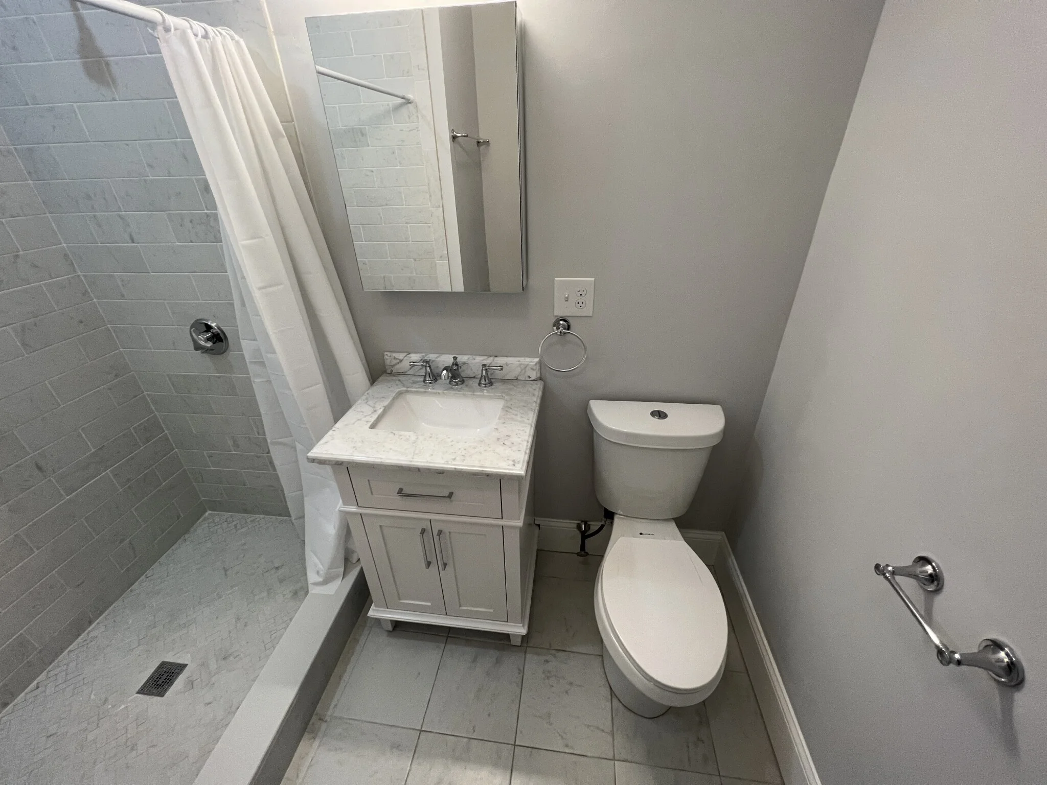 372 Oxford St, Ward Two