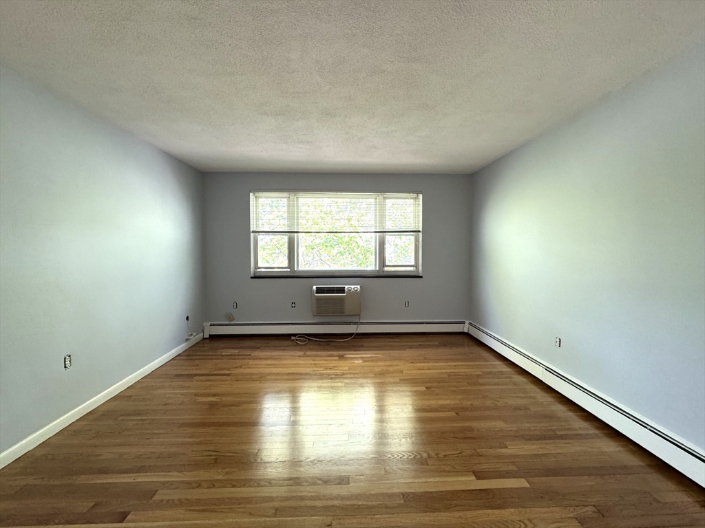 580 Salem St, Wakefield