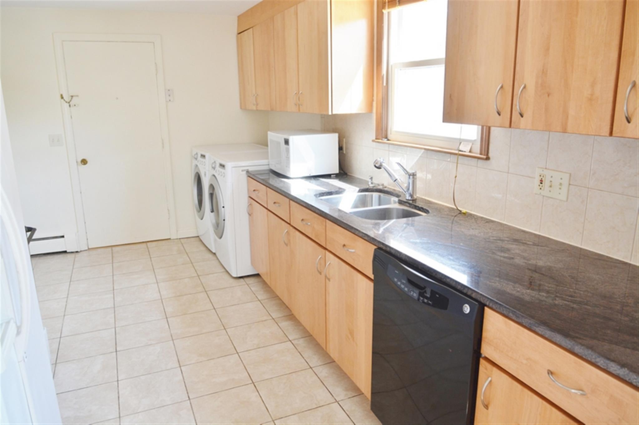 3 bed, 1.5 bath apartment for rent at 5 Patrick St Unit 5, Arlington — photo 3 of 20