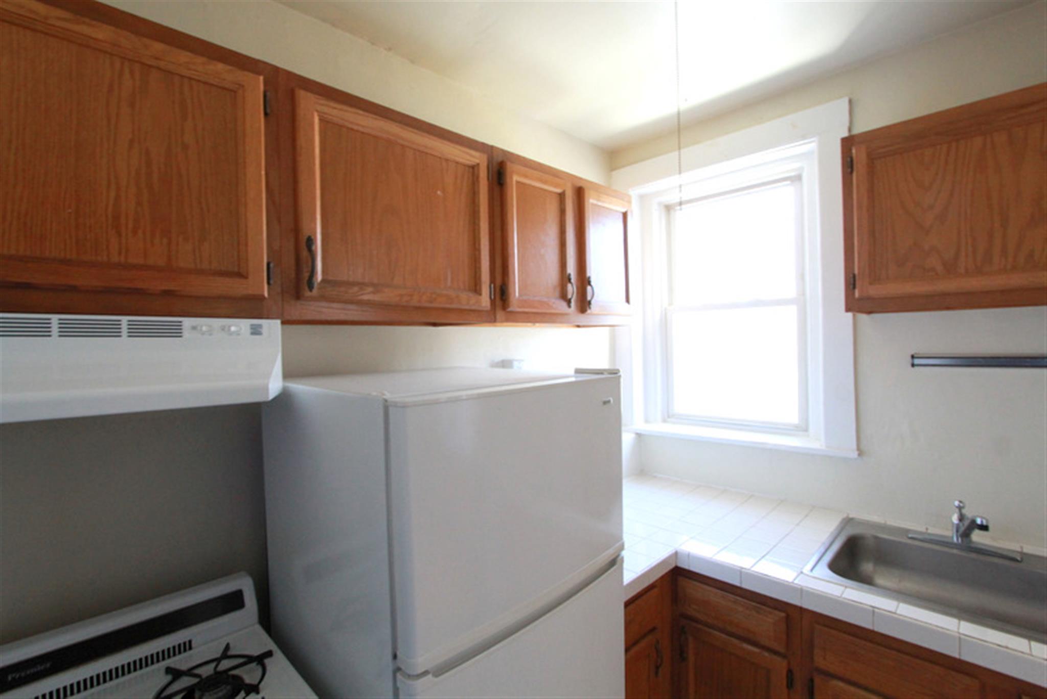 2 bed, 1 bath apartment for rent at 8 Craigie Cir Unit 36, Harvard Square — photo 12 of 20