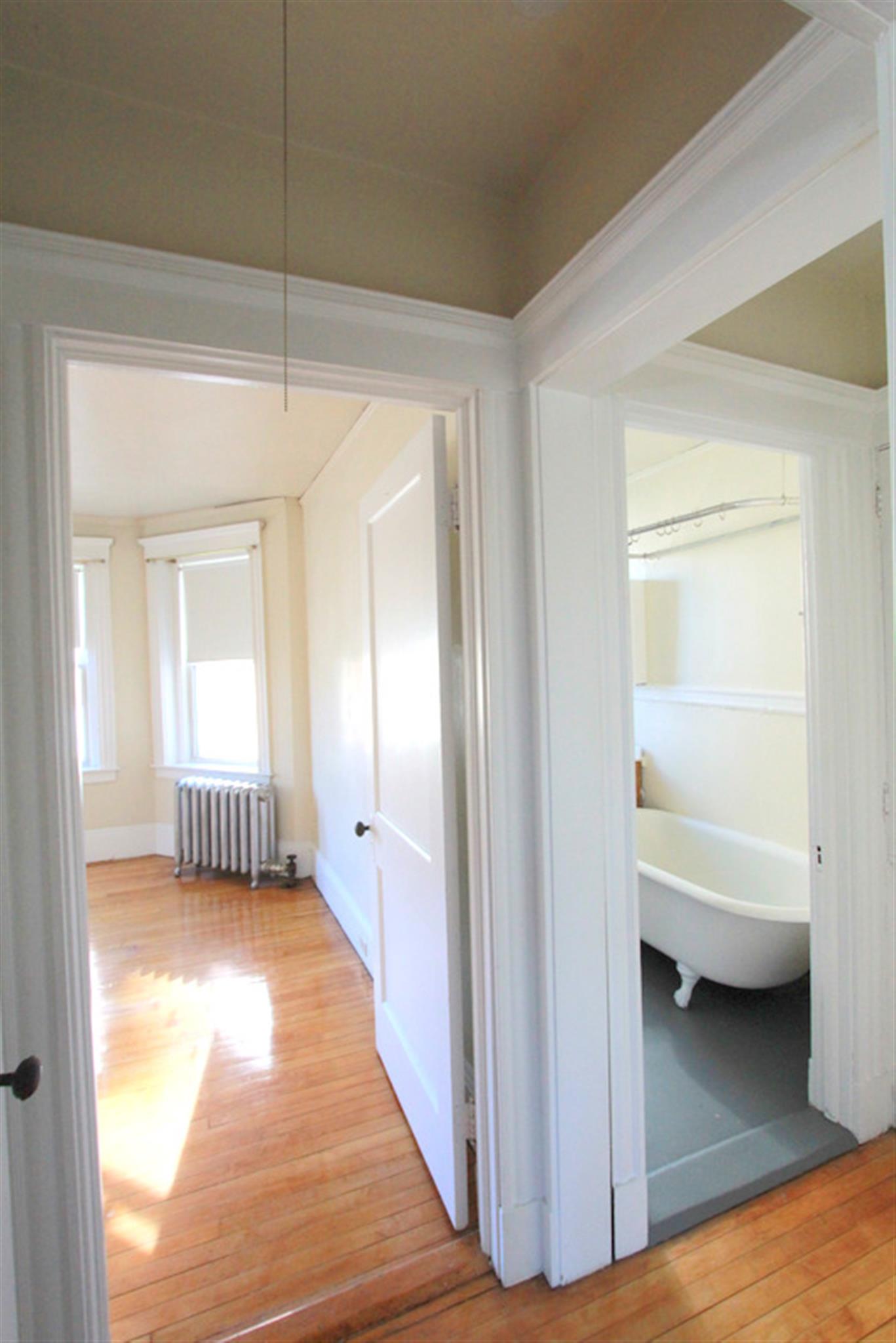 2 bed, 1 bath apartment for rent at 8 Craigie Cir Unit 36, Harvard Square — photo 8 of 20