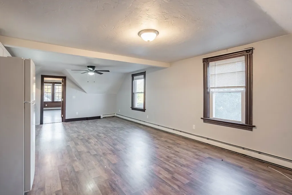 85 East Main St, West Brookfield