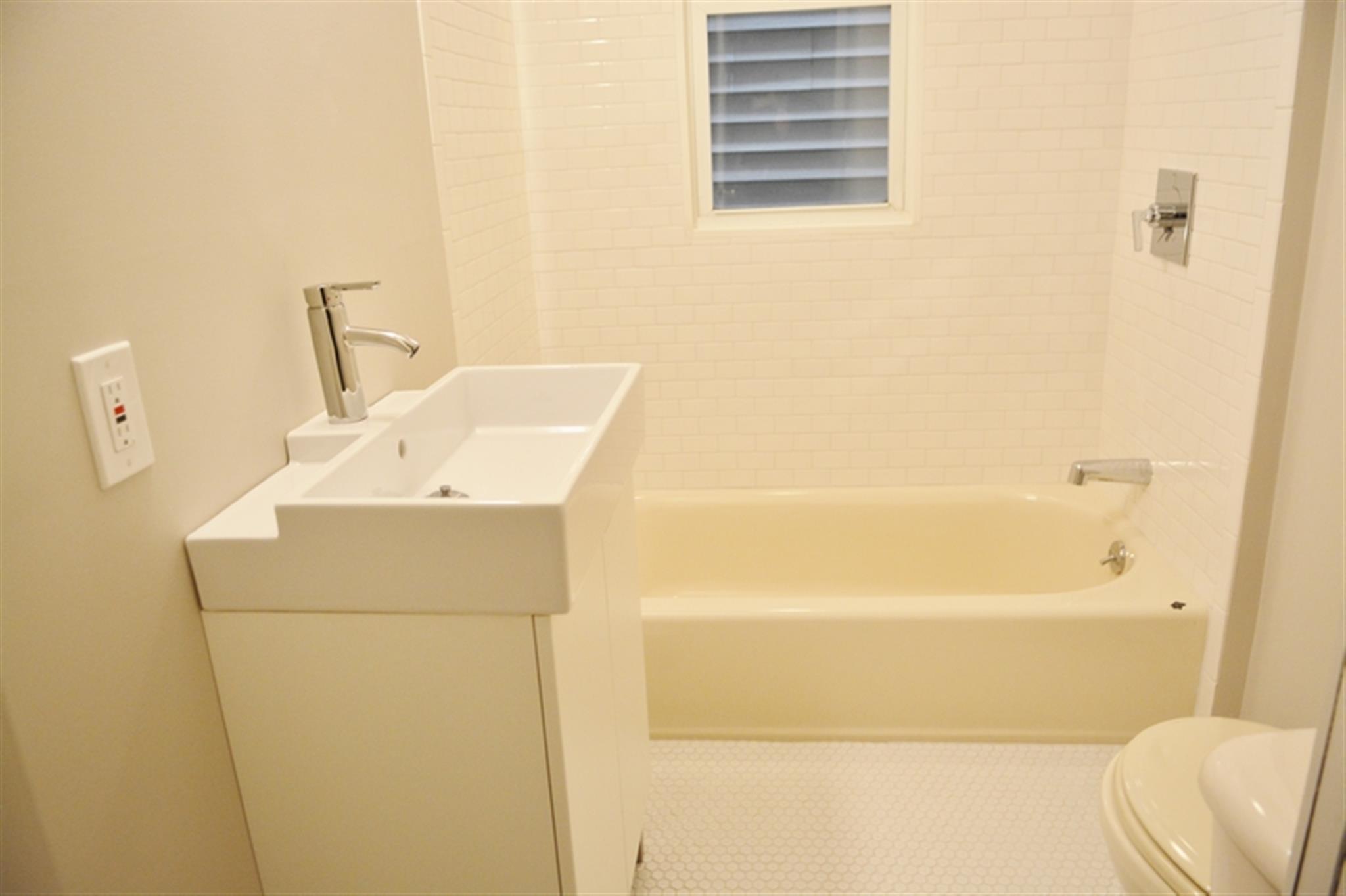 1.5 bed, 1 bath apartment for rent at 59-61 Norris St Unit 1, North Cambridge — photo 13 of 14