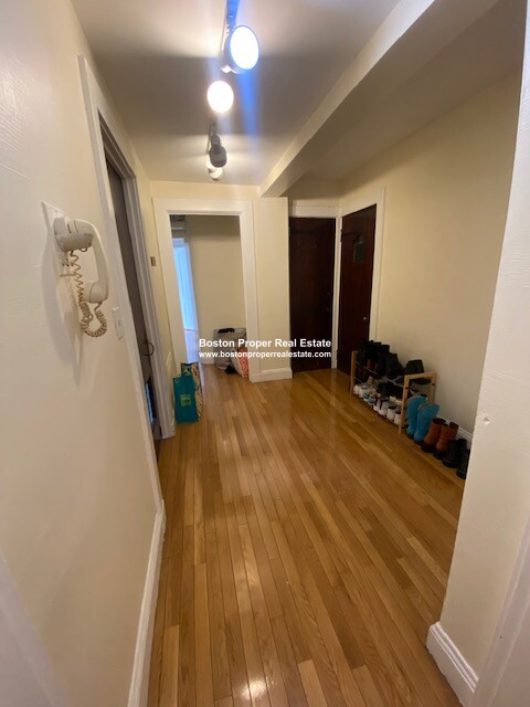 2 bed, 1 bath apartment for rent at 141a Revere St Unit 1, Beacon Hill — photo 5 of 11