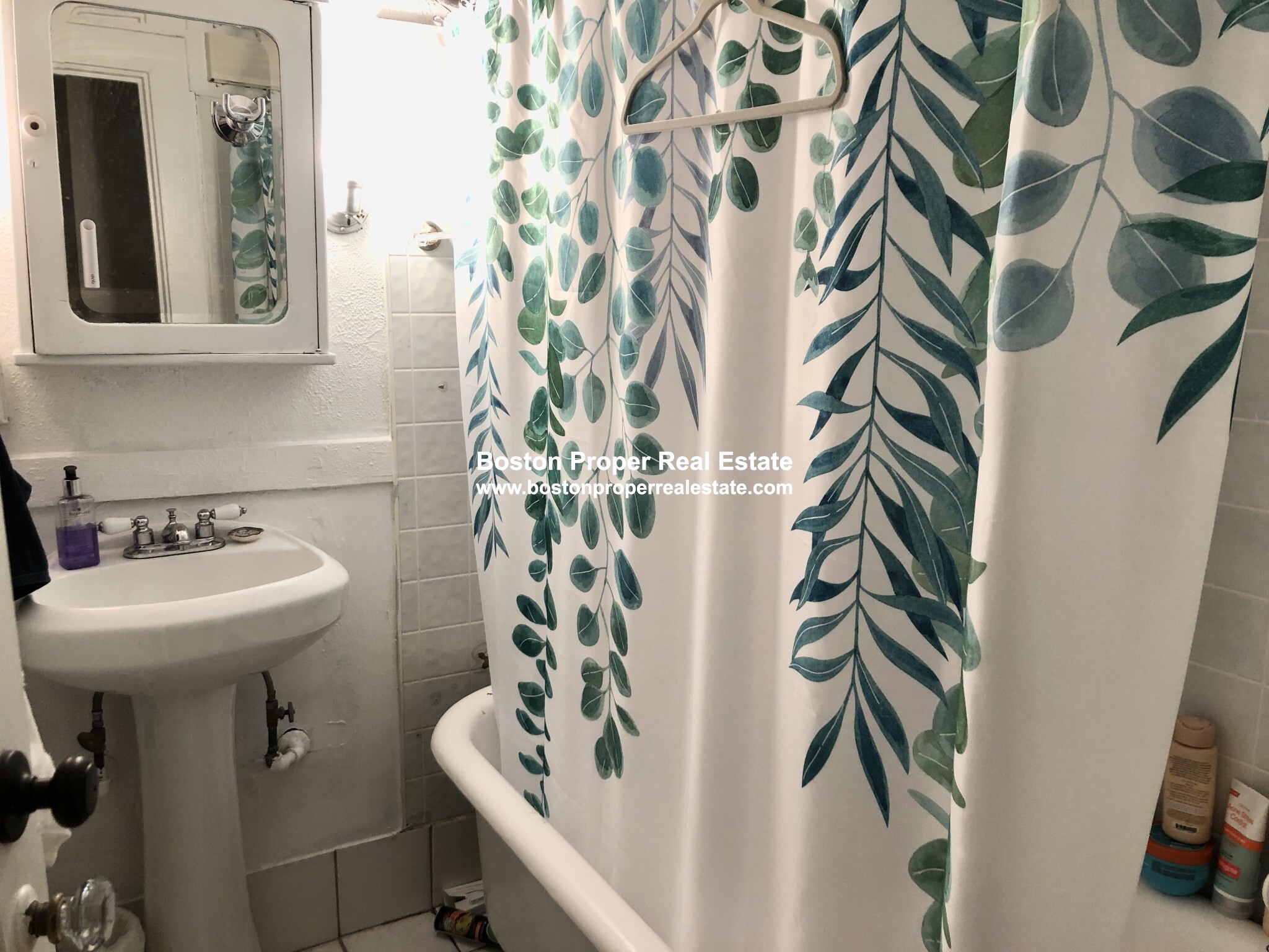 2 bed, 1 bath apartment for rent at 141a Revere St Unit 1, Beacon Hill — photo 9 of 11