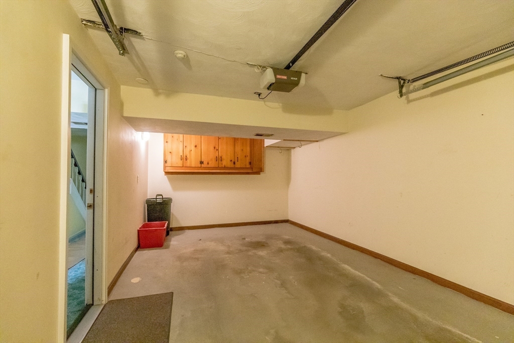 55 Prescott Dr, Chelmsford