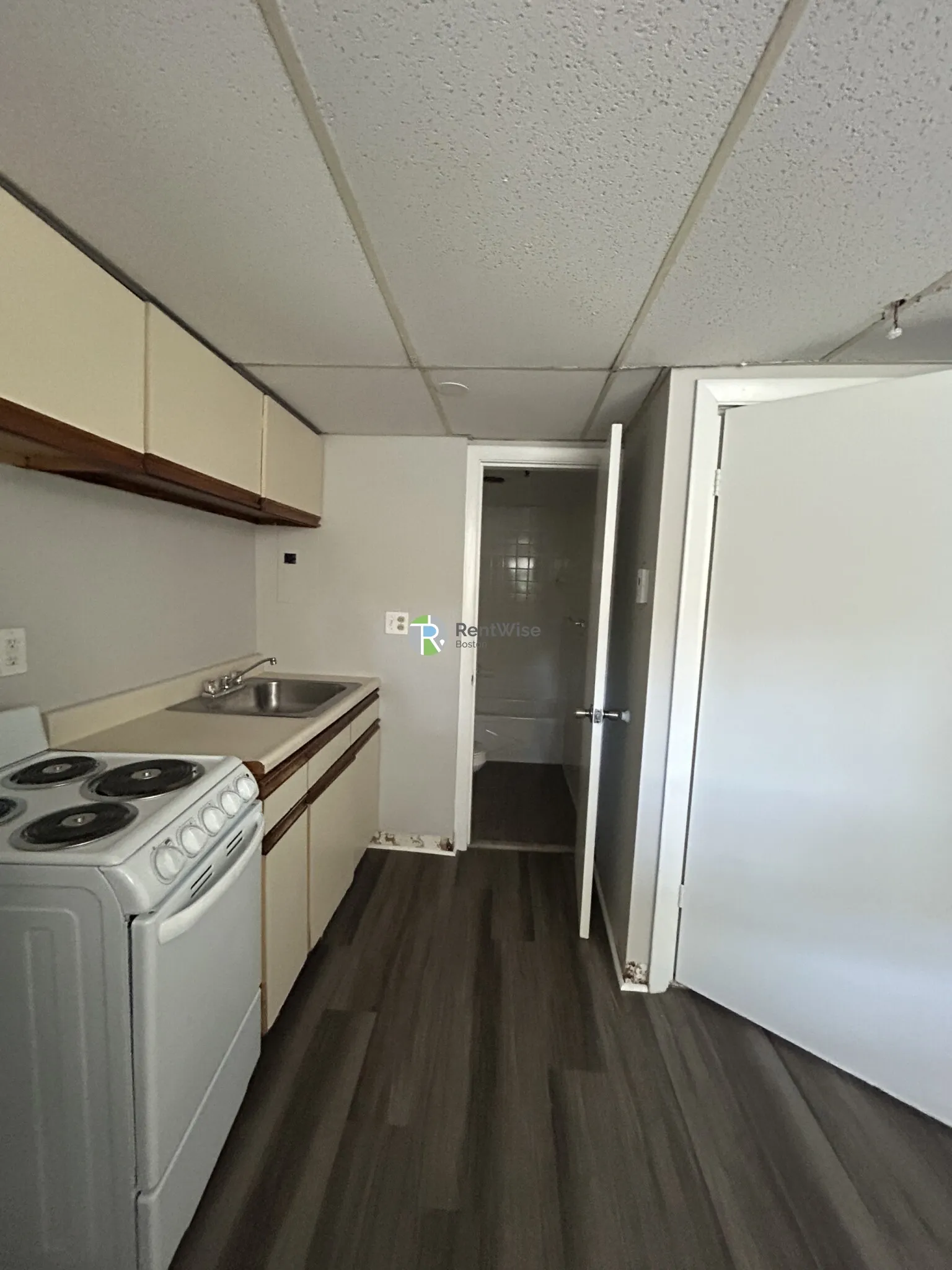 6 Saint Mark St, Jamaica Plain